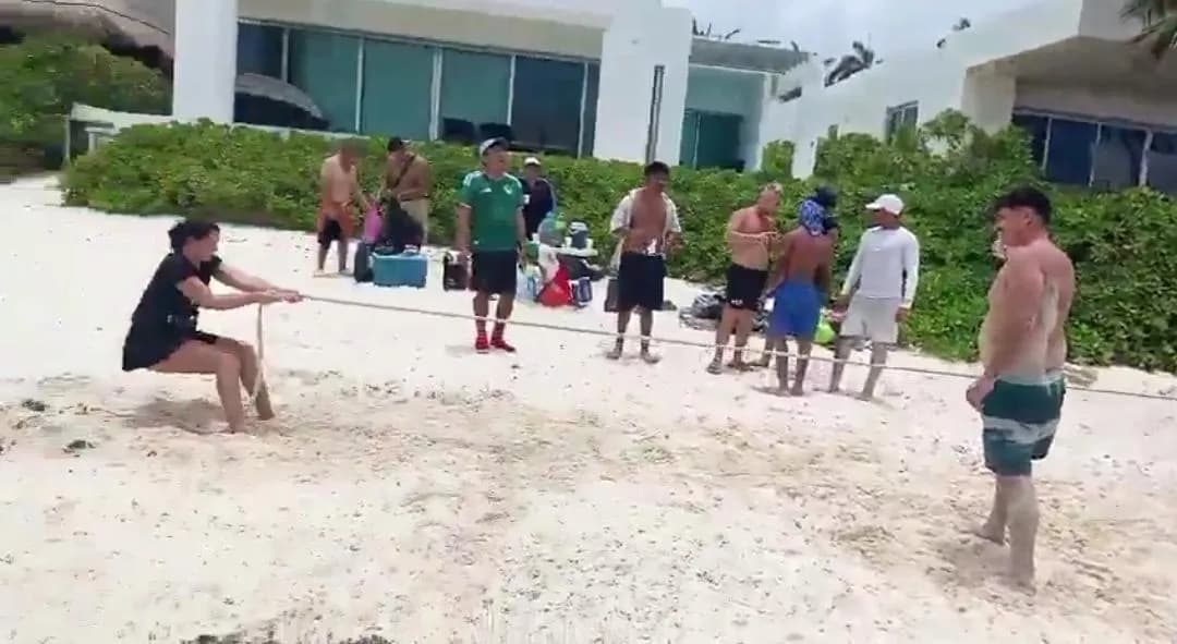 Arman picnic afuera de casa de extranjera que corrió a mexicanos en Playa del Carmen.